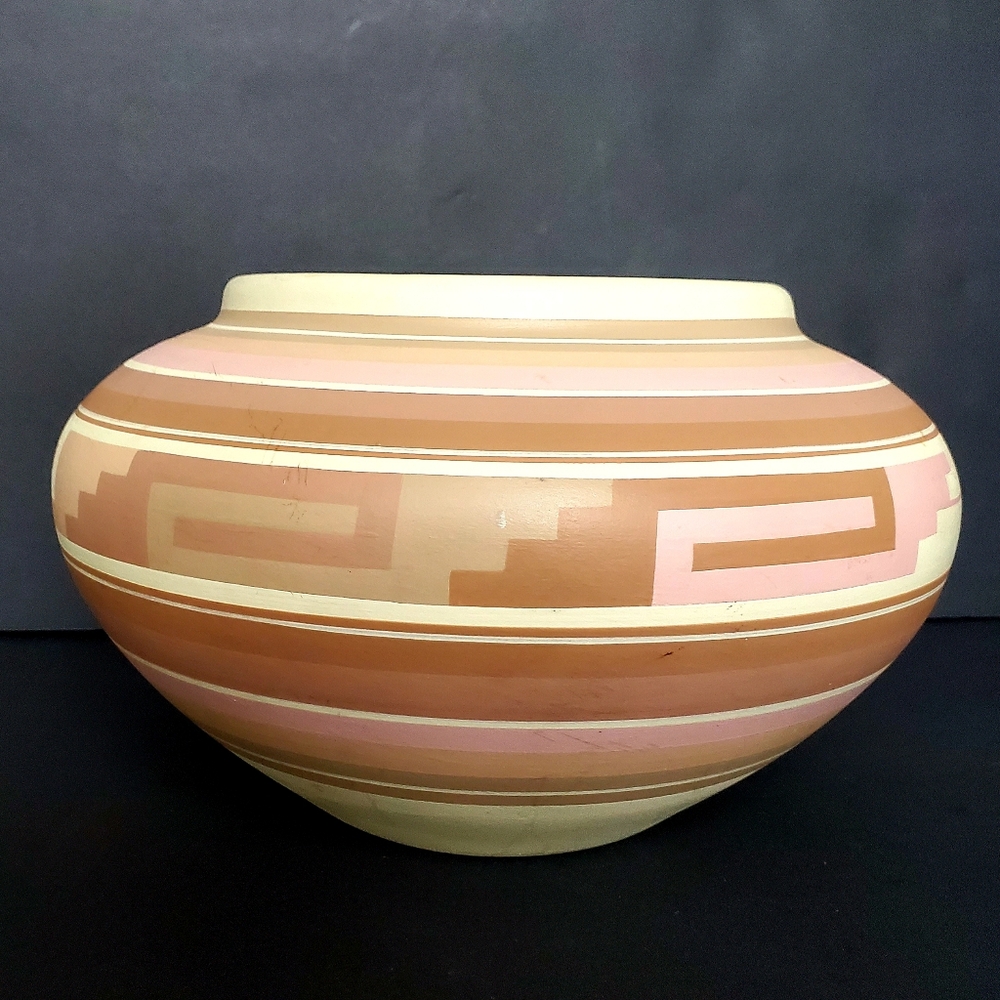 VTG NANDI Native American Pottery Vase Navajo Design Cream Tan Pink SIGNED Boho